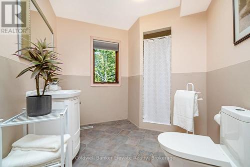 5126 Ninth Line, Erin, ON - Indoor Photo Showing Bathroom