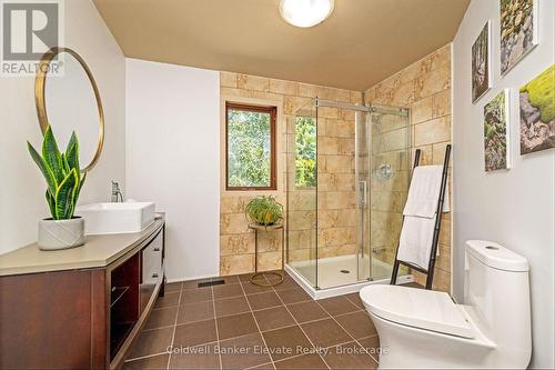 5126 Ninth Line, Erin, ON - Indoor Photo Showing Bathroom