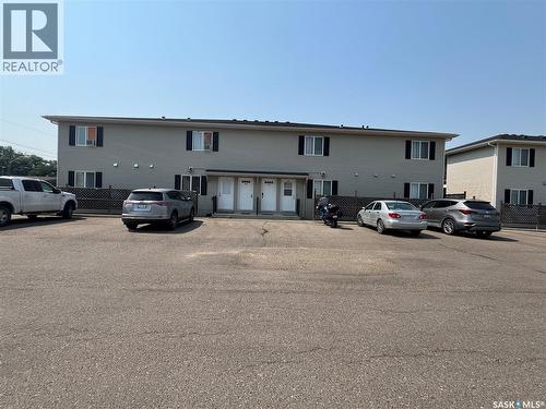 102 825 Gladstone Street E, Swift Current, SK - Outdoor