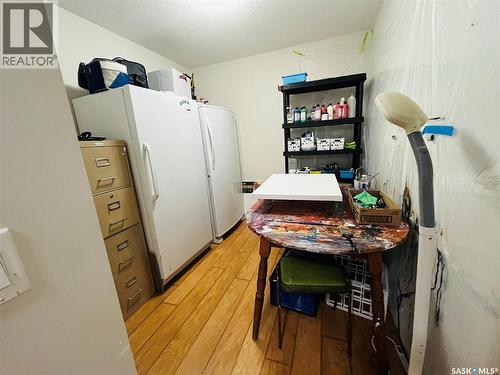 102 825 Gladstone Street E, Swift Current, SK - Indoor