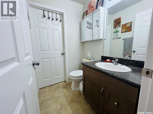 102 825 Gladstone Street E, Swift Current, SK - Indoor Photo Showing Bathroom