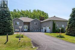 20 RUE ERIC Tiny (Lafontaine), ON L9M 0H1