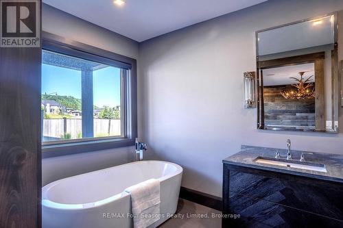 5PC ENSUITE BATH MAIN LEVEL PRIMARY - 116 Arnot Crescent, Blue Mountains, ON - Indoor Photo Showing Bathroom