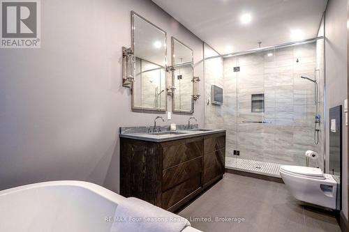 5PC ENSUITE BATH PRIMARY MAIN LEVEL - 116 Arnot Crescent, Blue Mountains, ON - Indoor Photo Showing Bathroom