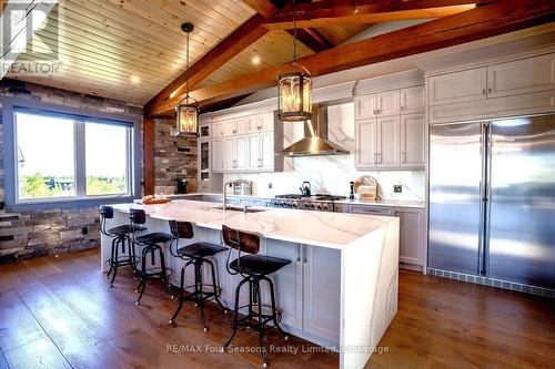 ISLAND QUARTZ WATERFALL - 116 Arnot Crescent, Blue Mountains, ON - Indoor Photo Showing Kitchen With Upgraded Kitchen