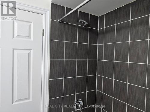 2873 Whites Road, Pickering, ON - Indoor