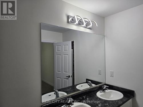 2873 Whites Road, Pickering, ON - Indoor Photo Showing Bathroom