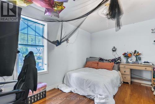 149 Blake Street, Barrie, ON - Indoor Photo Showing Bedroom