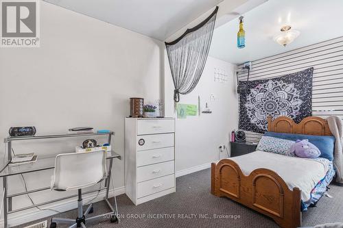 149 Blake Street, Barrie, ON - Indoor Photo Showing Bedroom