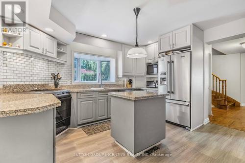 149 Blake Street, Barrie, ON - Indoor Photo Showing Kitchen With Upgraded Kitchen