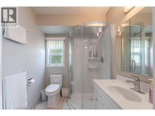129 Sumac Ridge Drive, Summerland, BC - Indoor Photo Showing Bathroom