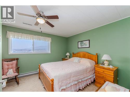 129 Sumac Ridge Drive, Summerland, BC - Indoor Photo Showing Bedroom