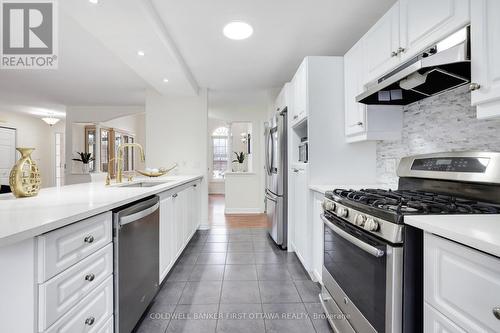 11 Rideau Crossing Crescent, North Grenville, ON - Indoor Photo Showing Kitchen With Upgraded Kitchen