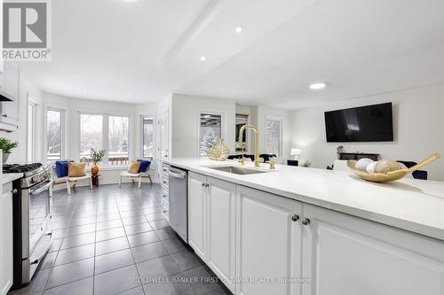 11 Rideau Crossing Crescent, North Grenville, ON - Indoor Photo Showing Kitchen
