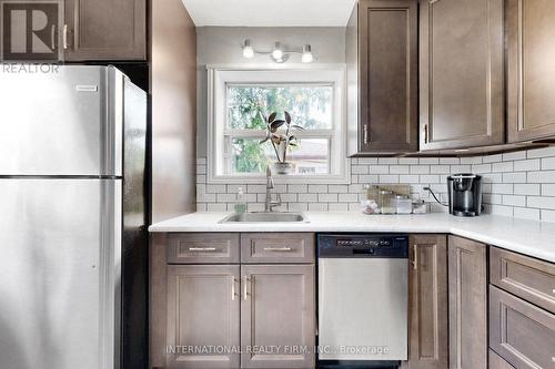 62 Porchester Drive, Toronto, ON - Indoor Photo Showing Kitchen