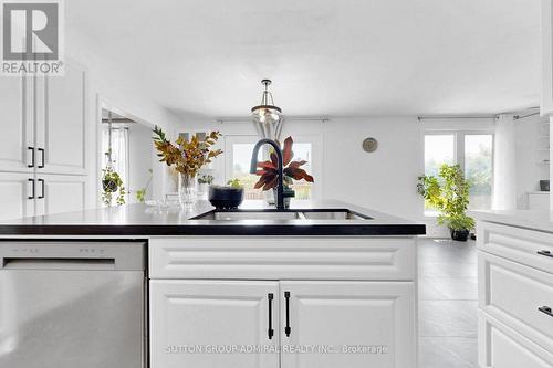 879 Peggoty Circle, Oshawa, ON - Indoor Photo Showing Kitchen