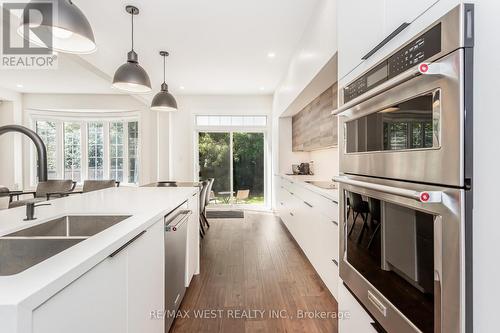 3437 Park Heights Way, Mississauga, ON - Indoor Photo Showing Kitchen With Double Sink