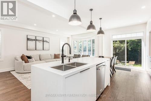3437 Park Heights Way, Mississauga, ON - Indoor Photo Showing Kitchen With Double Sink With Upgraded Kitchen