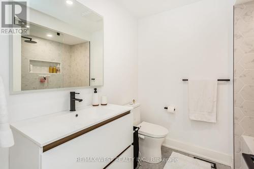 3437 Park Heights Way, Mississauga, ON - Indoor Photo Showing Bathroom
