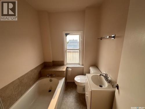 310 High Street W, Moose Jaw, SK - Indoor Photo Showing Bathroom
