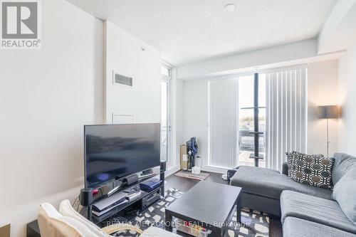 816 - 9582 Markham Road, Markham, ON - Indoor Photo Showing Living Room