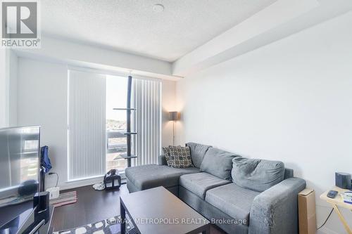 816 - 9582 Markham Road, Markham, ON - Indoor Photo Showing Living Room