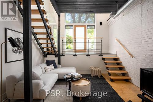 8 - 20 Brockton Avenue, Toronto, ON - Indoor Photo Showing Other Room