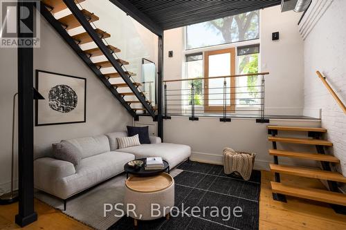 8 - 20 Brockton Avenue, Toronto, ON - Indoor Photo Showing Other Room