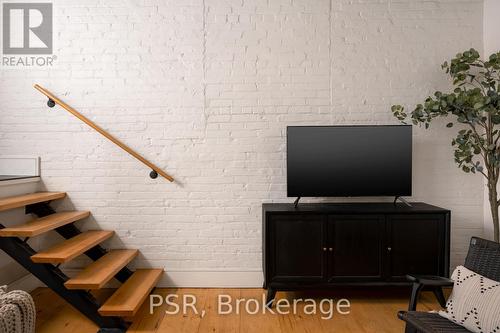 8 - 20 Brockton Avenue, Toronto, ON - Indoor Photo Showing Other Room