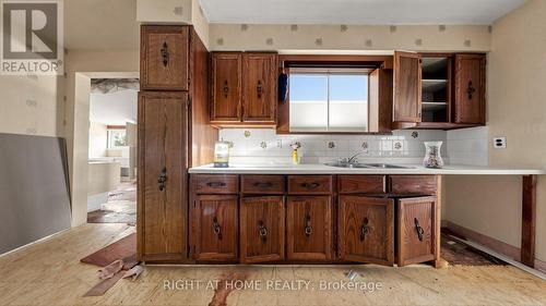 16558 Highway 48, Whitchurch-Stouffville, ON - Indoor Photo Showing Kitchen With Double Sink
