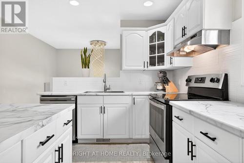 5524 Fraser Street, Niagara Falls, ON - Indoor Photo Showing Kitchen