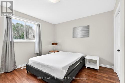 5524 Fraser Street, Niagara Falls, ON - Indoor Photo Showing Bedroom