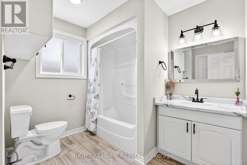 5524 Fraser Street, Niagara Falls, ON - Indoor Photo Showing Bathroom