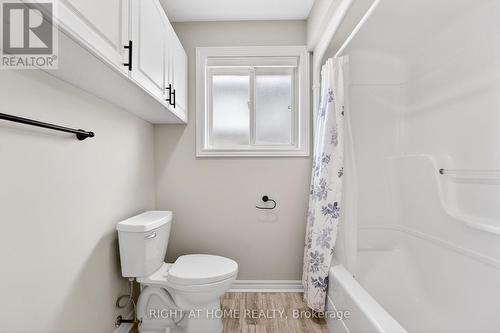 5524 Fraser Street, Niagara Falls, ON - Indoor Photo Showing Bathroom