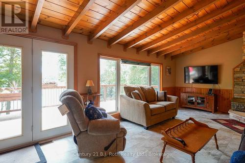 169 Odd'S Drive, Parry Sound Remote Area (Restoule), ON - Indoor Photo Showing Living Room