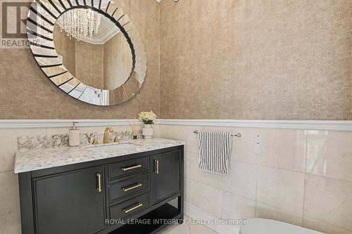 523 Kochar Drive, Ottawa, ON - Indoor Photo Showing Bathroom