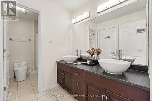 523 Kochar Drive, Ottawa, ON - Indoor Photo Showing Bathroom