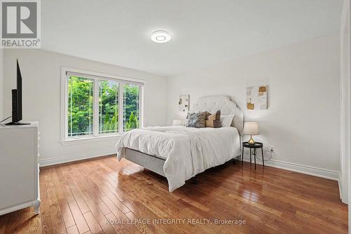 523 Kochar Drive, Ottawa, ON - Indoor Photo Showing Bedroom