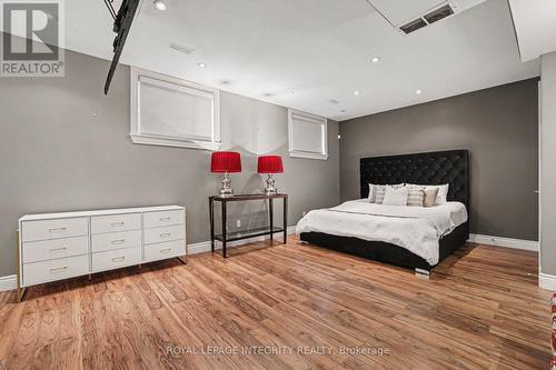 523 Kochar Drive, Ottawa, ON - Indoor Photo Showing Bedroom