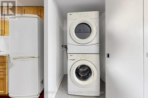 501 - 77 Lombard Street, Toronto, ON - Indoor Photo Showing Laundry Room