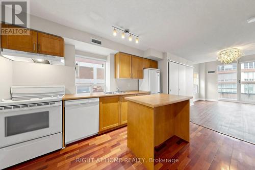 501 - 77 Lombard Street, Toronto, ON - Indoor Photo Showing Kitchen
