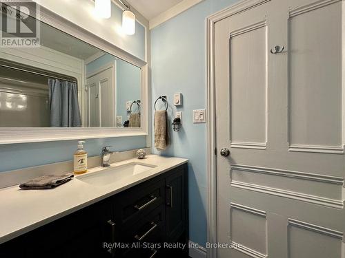 50 Reid Street, Kawartha Lakes (Bobcaygeon), ON - Indoor Photo Showing Bathroom