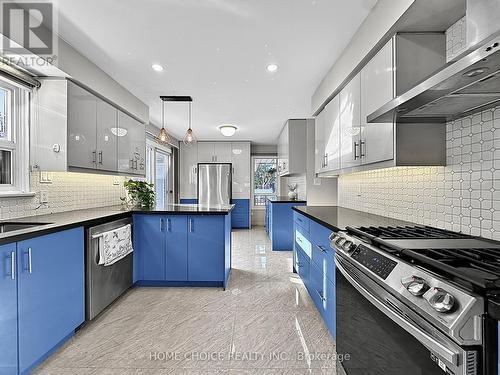 38 Robbinstone Drive, Toronto, ON - Indoor Photo Showing Kitchen With Upgraded Kitchen