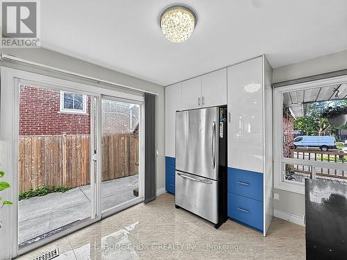 38 Robbinstone Drive, Toronto, ON - Indoor