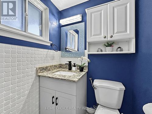 38 Robbinstone Drive, Toronto, ON - Indoor Photo Showing Bathroom