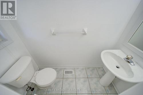 16 Raymond Bartlett Avenue, Markham, ON - Indoor Photo Showing Bathroom