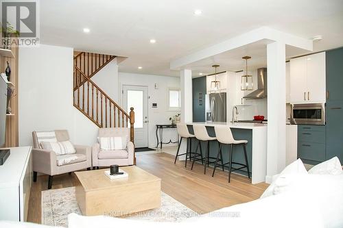 21 Mitchell Avenue, Brampton, ON - Indoor Photo Showing Living Room