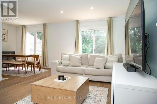 21 Mitchell Avenue, Brampton, ON - Indoor Photo Showing Living Room