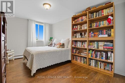 505 - 264 Grantham Avenue, St. Catharines (Carlton/Bunting), ON - Indoor Photo Showing Bedroom