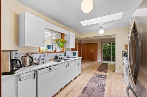 #2-1215 Stelly'S Cross Rd, Central Saanich, BC 